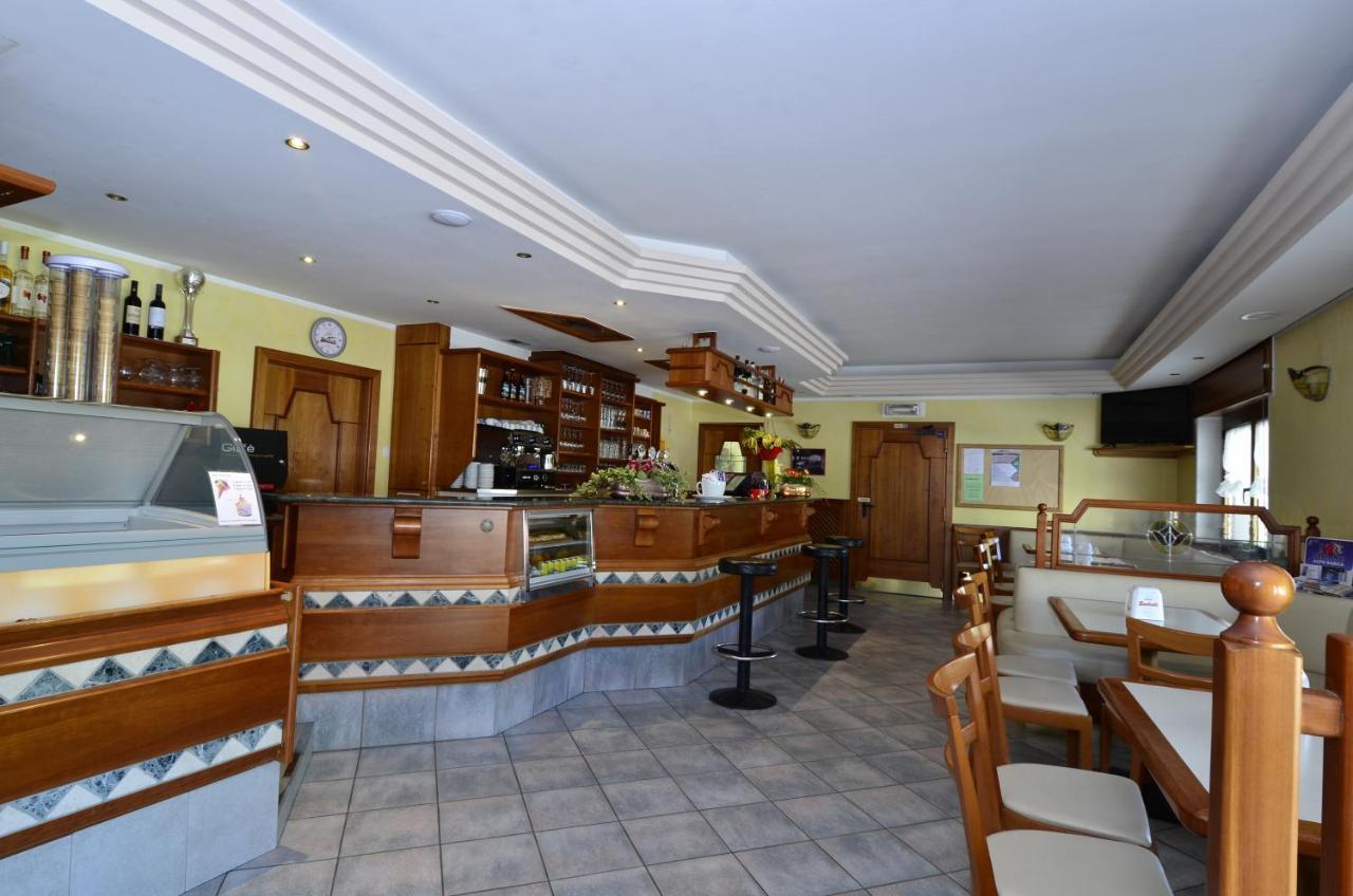 Locanda Ridevert Hotel Tione di Trento Bagian luar foto