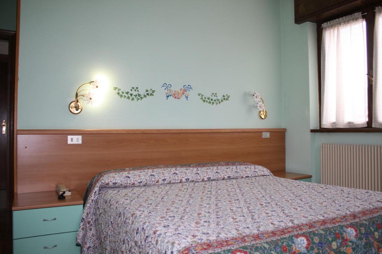 Locanda Ridevert Hotel Tione di Trento Bagian luar foto