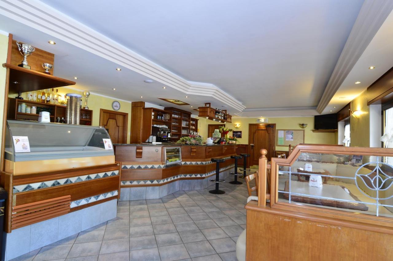 Locanda Ridevert Hotel Tione di Trento Bagian luar foto