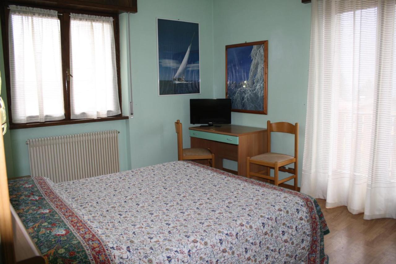 Locanda Ridevert Hotel Tione di Trento Bagian luar foto