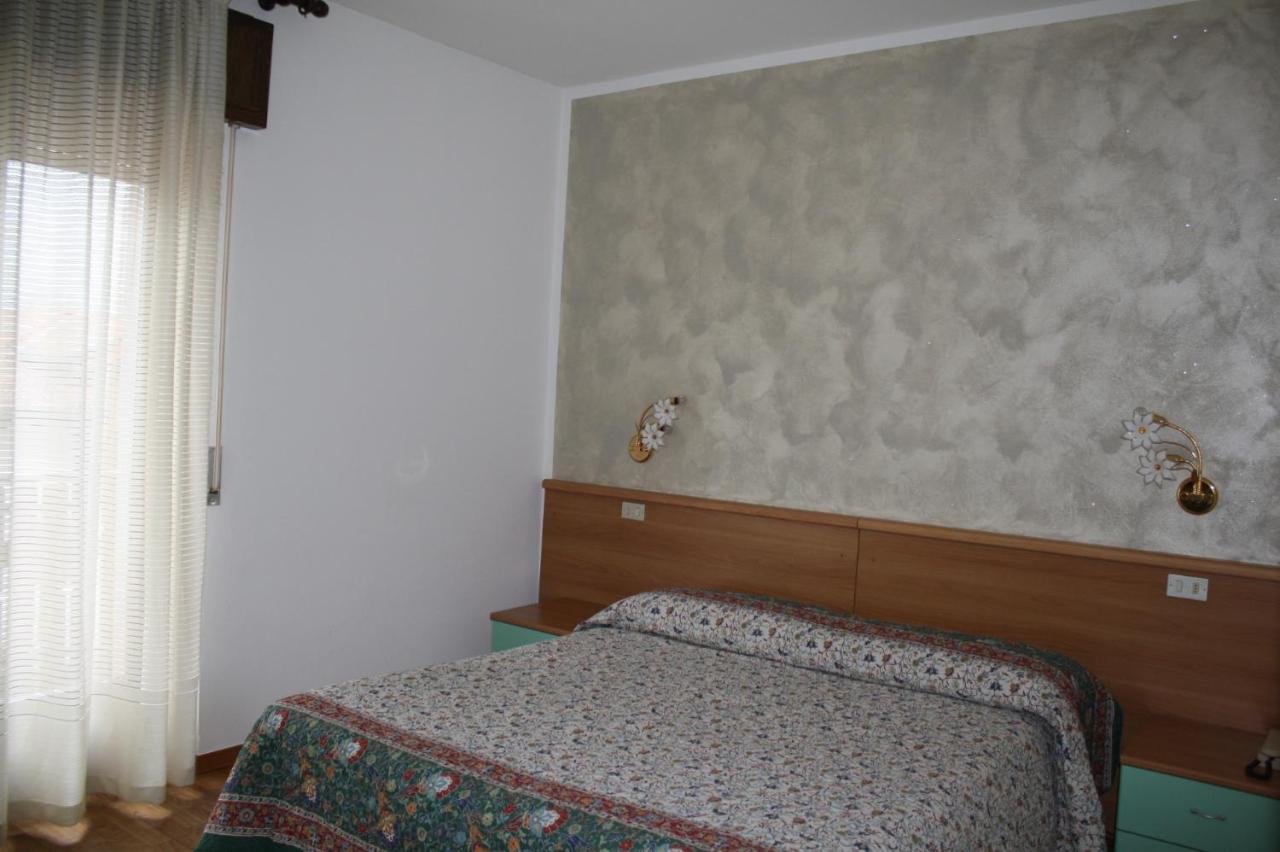 Locanda Ridevert Hotel Tione di Trento Bagian luar foto