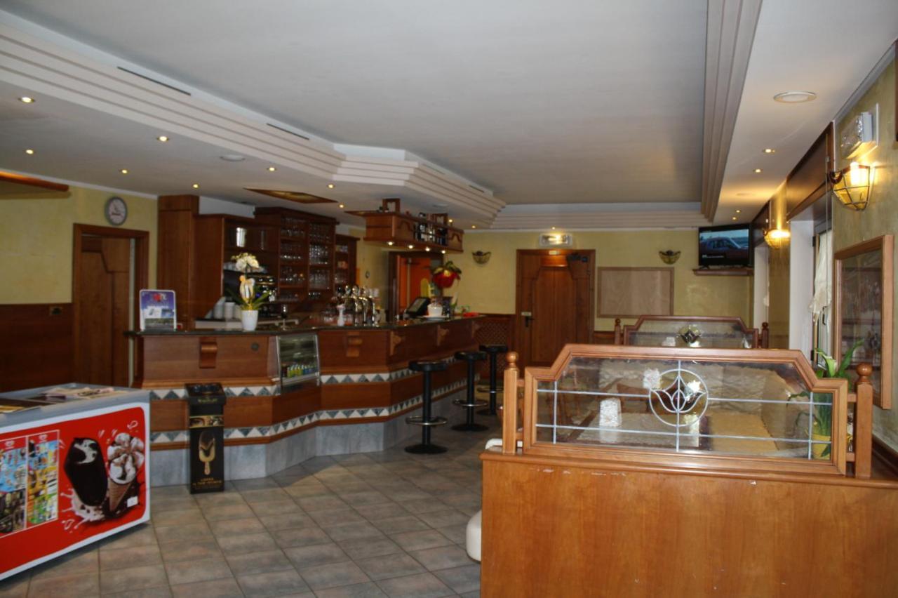 Locanda Ridevert Hotel Tione di Trento Bagian luar foto