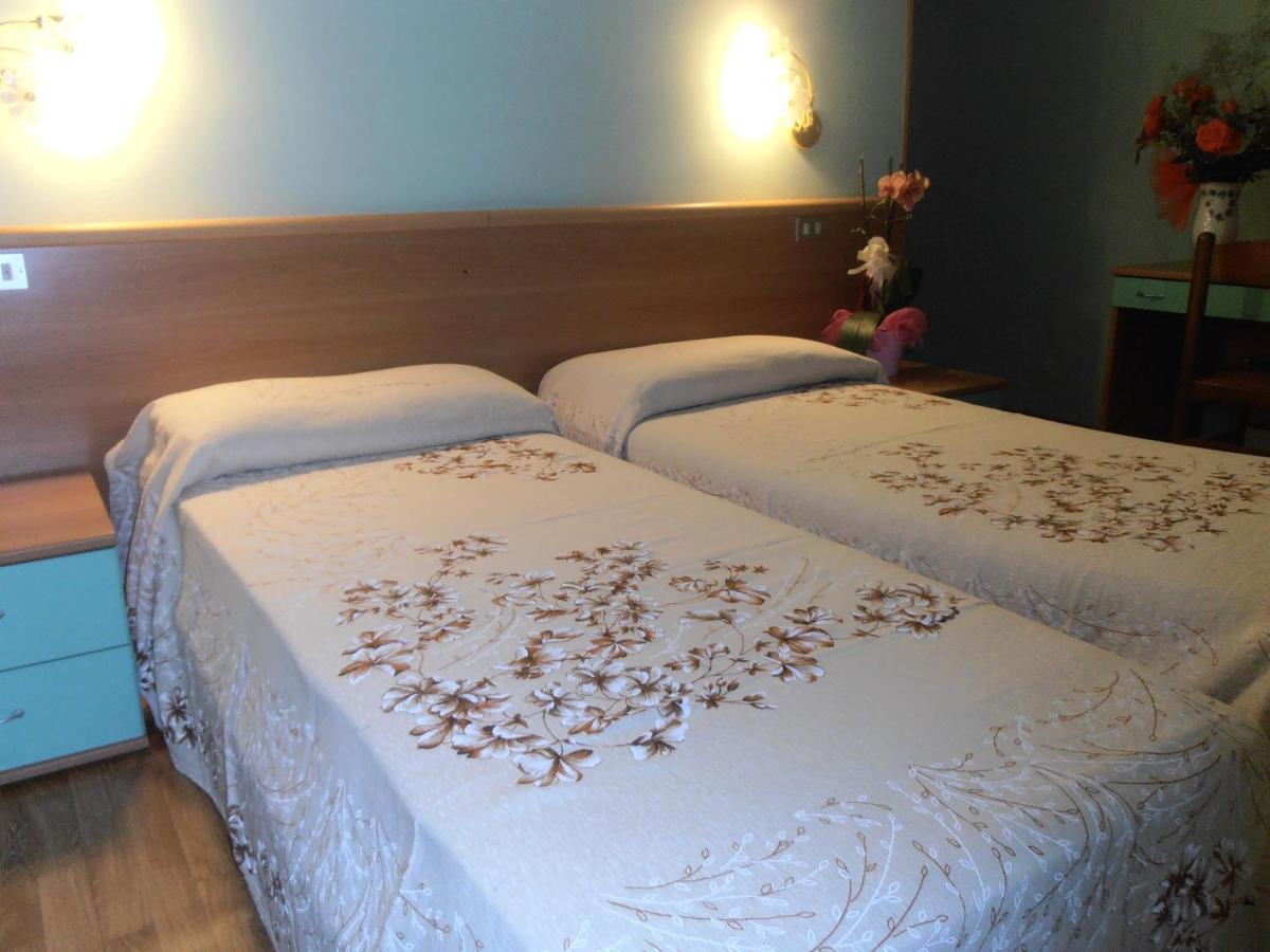 Locanda Ridevert Hotel Tione di Trento Bagian luar foto