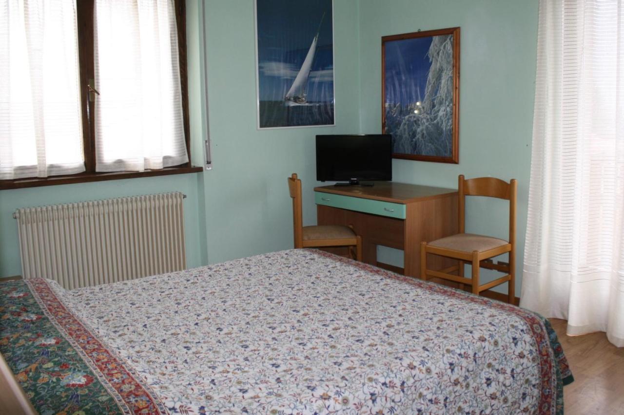 Locanda Ridevert Hotel Tione di Trento Bagian luar foto