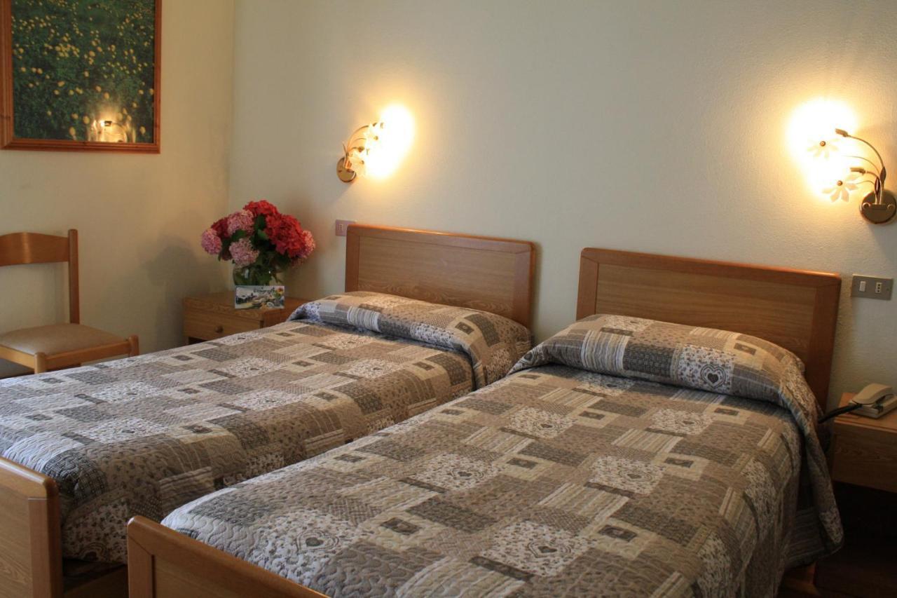 Locanda Ridevert Hotel Tione di Trento Bagian luar foto