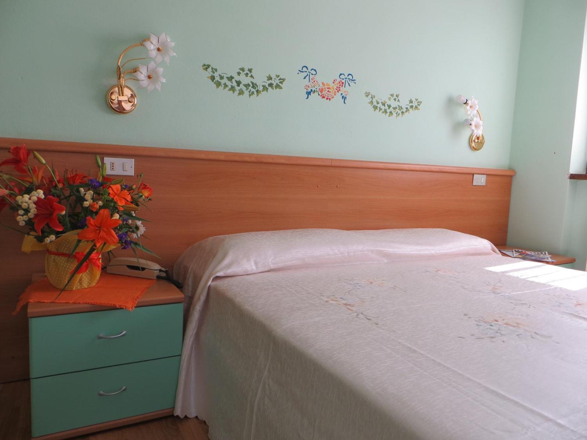 Locanda Ridevert Hotel Tione di Trento Ruang foto