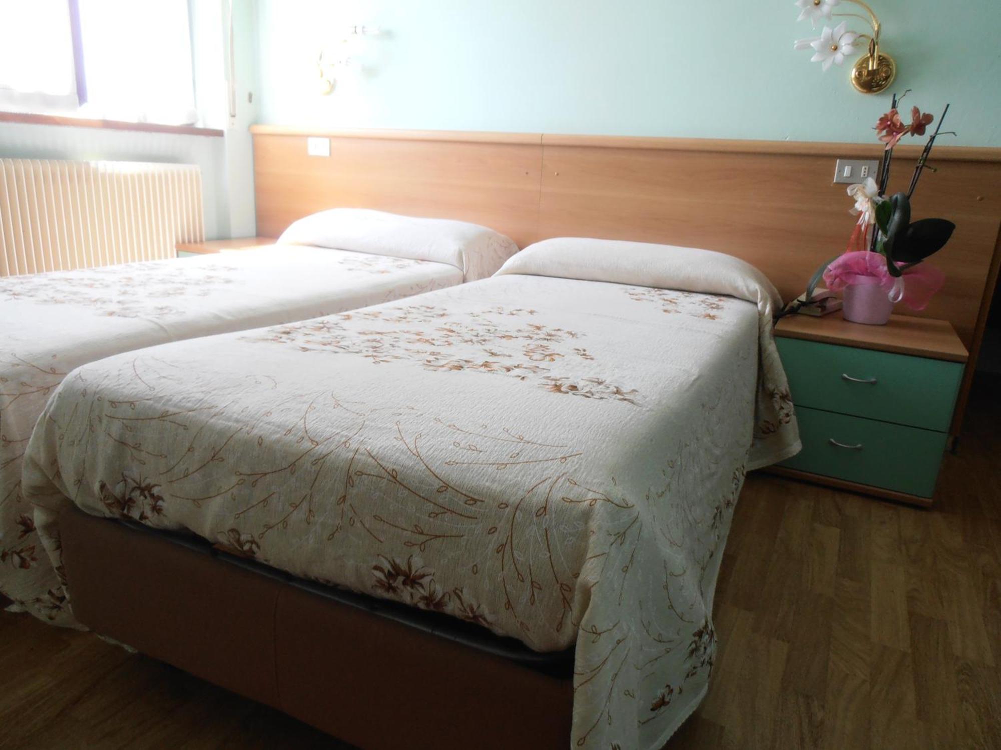 Locanda Ridevert Hotel Tione di Trento Ruang foto